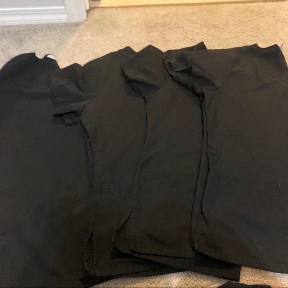 Woman’s scrubs - Picture 1 of 6